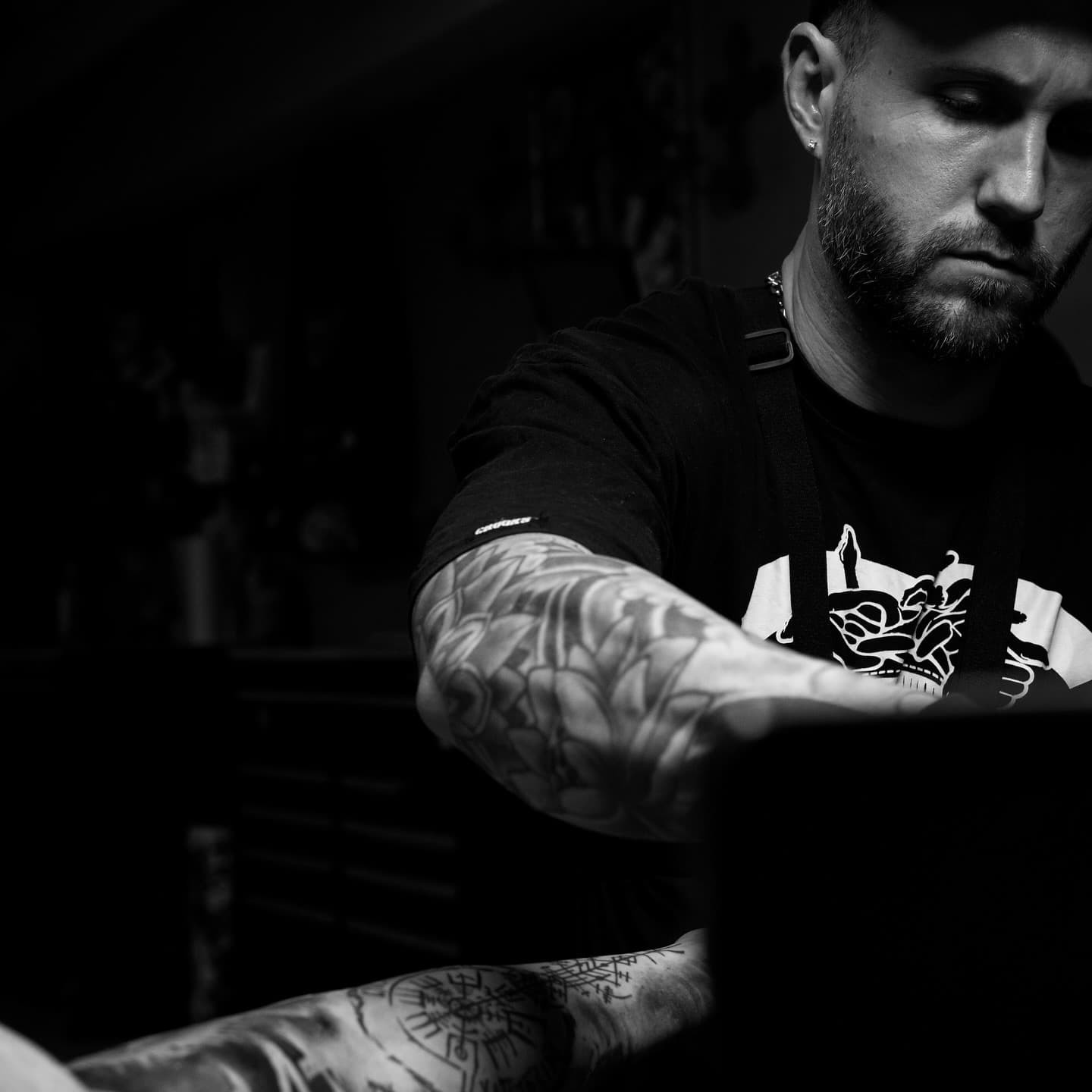 Taylor Tharp tattooing